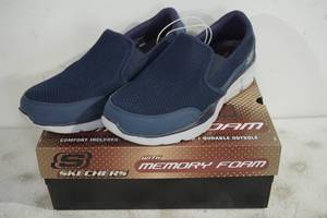 NEW Skechers Expected Slip-On Shoes - Mens 9