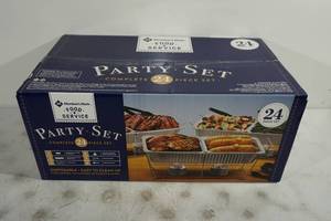 NEW Members Mark Party Food Service Set - 24 Piece