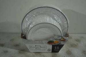 NEW Members Mark Premium Plastic Plates - 48 Piece