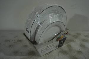 NEW Members Mark Premium Plastic Plates - 48 Piece