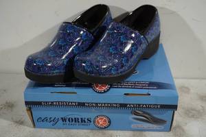 Easy Works by Easy Street Anti-Fatigue Clogs - Womens 8 M