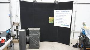 lot 6 image: Lighted Tradeshow Display Black