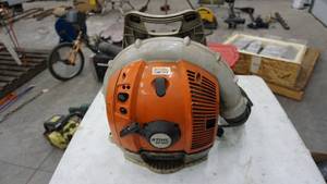 lot 8 image: Stihl BR550 Backpack Leaf Blower