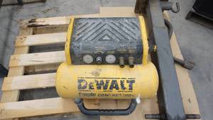lot 19 image: DeWalt  Emglo Air Compressor