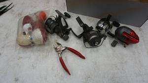 lot 34 image: Miscellaneous Fishing Equipment