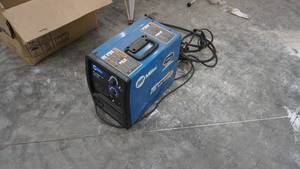 lot 36 image: Miller Welder--Millermatic 140 Auto-Set