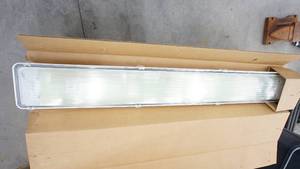 lot 42 image: 4 FT. T5 FL Light