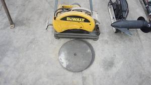 lot 53 image: DW871-- 14 Chop Saw W Extra Blade