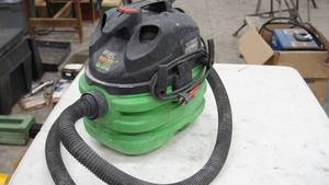 lot 67 image: Brute Heavy Duty Shop Vac--5 Gallon
