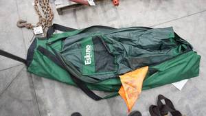 lot 79 image: Eskimo Ice Fishing Gear Portable Fish House