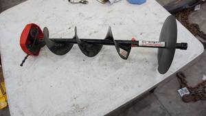 lot 85 image: Strike Master Ice Auger