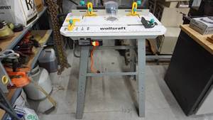 lot 91 image: Wolfcraft Router Table