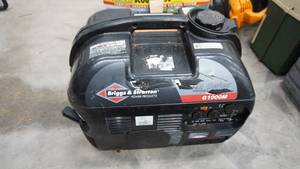 lot 114 image: Briggs & Stratton G1000M Generator