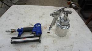 lot 128 image: Campbell Hausfeld Paint Sprayer- CH Nailing Gun