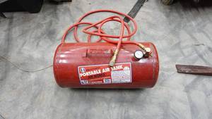 lot 147 image: Portable Air Tank
