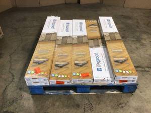 Pallet with 7 cases Lifeproof Coastal Oak 7.5 in. L x 47.6 in. W Luxury Vinyl Plank Flooring (24.74 sq. ft.  case) see pictures