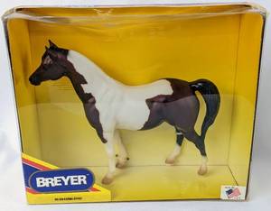 lot 14 image: 2 Vintage Breyer Horses 948 Karma Gypsy and 700596 Breyerfest 1996 Tseminole Wind Horse