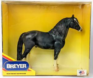 lot 16 image: 2 Vintage Breyer Horses 945 Tri-Mi Boot Scootin Boogie and 498 AQHA American Quarter Horse 1996