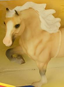 lot 18 image: Rare Breyer 979 Sunny Boy Welsh Cob of 1997, Mint in Box - Collectors Edition Series