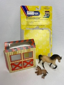 lot 28 image: Breyer Stablemates - Morgan Mare & Sitting Foal #59971