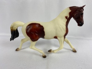 lot 50 image: Vintage Breyer #470 Mistys Twilight Traditional Scale Model Horse. 1991