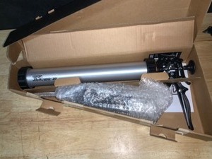 lot 5 image: JES 20 oz. 121 Sausage and Bulk Caulk Gun. See Pictures