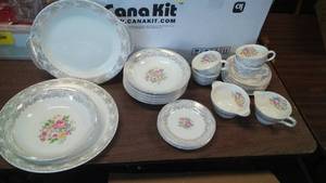 lot 322 image: Sebring Tea Set, Rose Glory 22K gold, Union Made