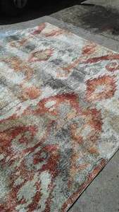 lot 350 image: 8 x 11 Accent Rug  Great Overall Condition.