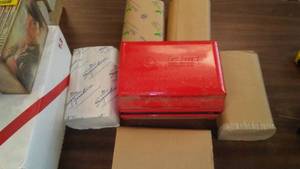 lot 371 image: Vintage Fort Howard Towel Dispenser with towels (5)