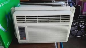 lot 391 image: Gold Star 6500 BTU Window Air Conditioner