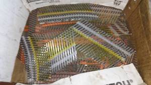 lot 416 image: Nails Stanley Bostitch
