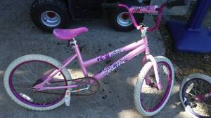 lot 436 image: Girls Bikes (2)