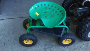 lot 439 image: Gardening roller Seat