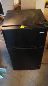 lot 442 image: Mini Fridge by Heir