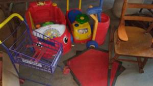 lot 460 image: IndoorOutdoor Childrens toys