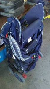 lot 471 image: Geoby Stroller