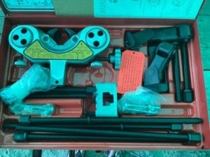 lot 47 image: New GP Pro Strutttool Set