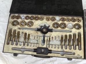 lot 89 image: Pittsburg tap & die set