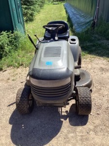 lot 57 image: Craftsman lawnmower (for parts)