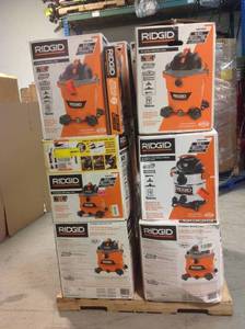 lot 41 image: Pallet with assorted Ridgid WetDry Shop Vacs Various models and Conditions See Pictures