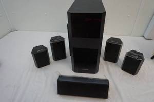 lot 73 image: Samsung 6 pc surround speaker system