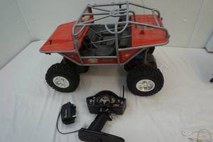 lot 83 image: Nylint remote control jeep