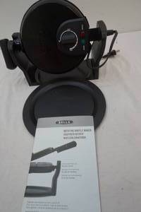 lot 102 image: Bella rotating waffle iron