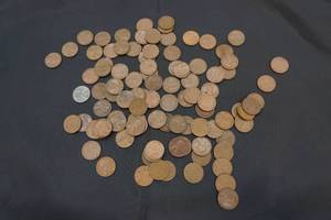 lot 8 image: wheat pennies