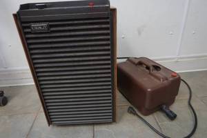lot 36 image: Crosley 25 pint automatic dehumidifier