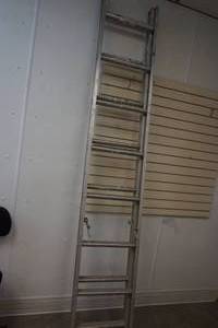 lot 37 image: aluminum ladder