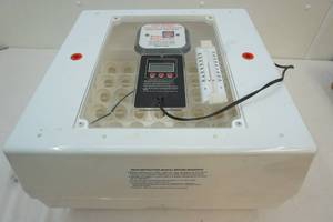 lot 52 image: Prow Series digital incubator
