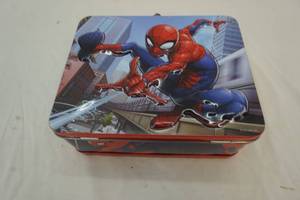 lot 57 image: Spiderman metal lunchbox