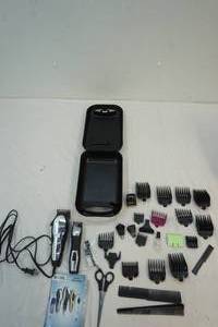 lot 149 image: Wahl hair cutting kit