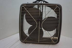 lot 198 image: Arwin box fan